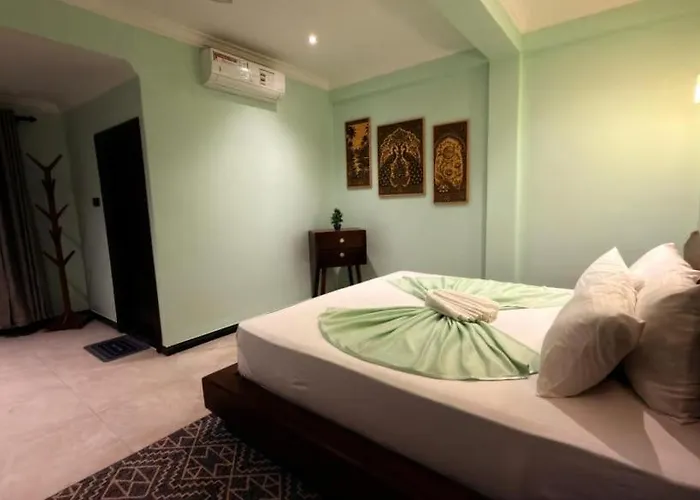 Abbi Holiday - Jaffna Hotel