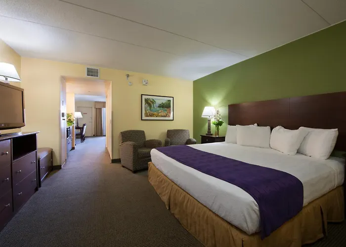 Edgewater Hotel And Waterpark