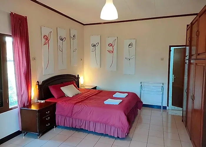 Villa Tunas Alam Mutiara
