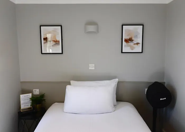 Howard Winchester Hotel