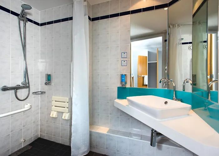 Holiday Inn Express Glasgow Airport By Ihg