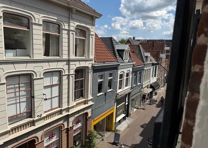 Hanzestadslogement "De Leeuw", Logies In Het Centrum Van Deventer