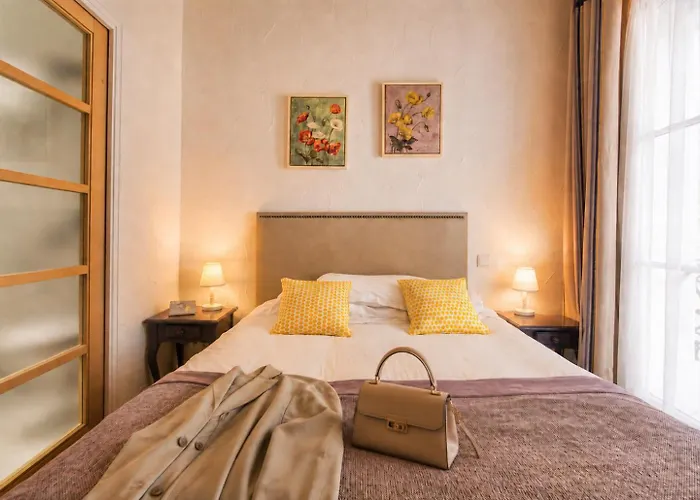 Hotel D'Aragon - Place De La Comedie
