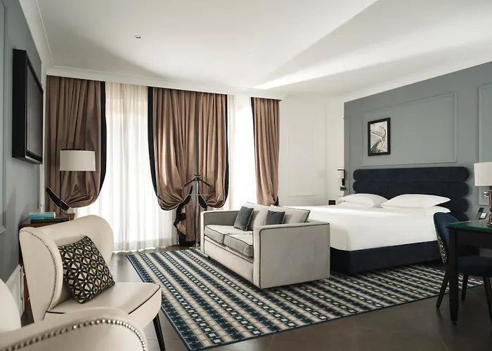 Grand Hotel Oriente Naples
