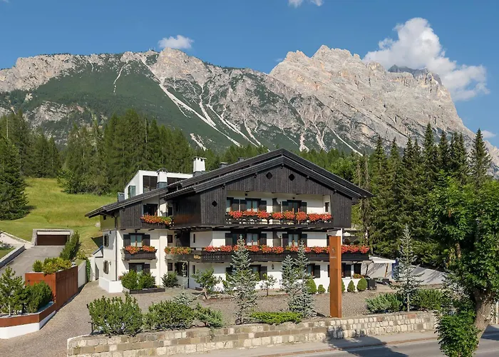 Hotel Lajadira & Spa Cortina dʼAmpezzo