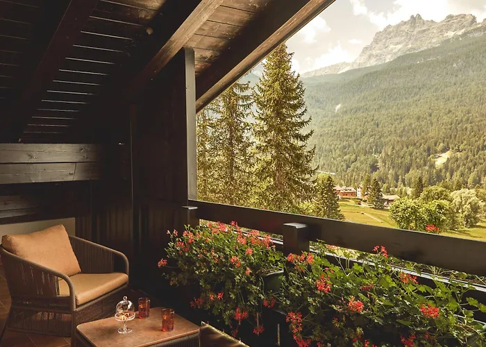 Hotel Lajadira & Spa Cortina dʼAmpezzo