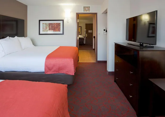 Holiday Inn Express & Suites Bloomington West By Ihg