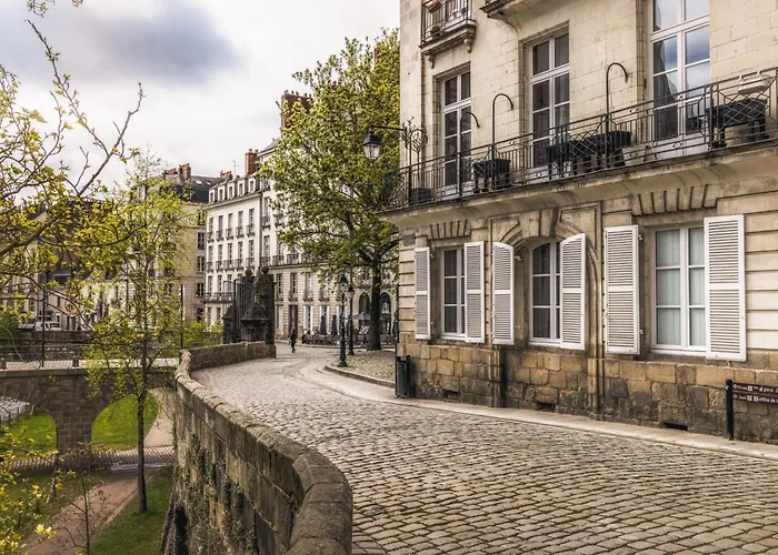 LHotel - face au château - boutique hôtel et séminaires Nantes