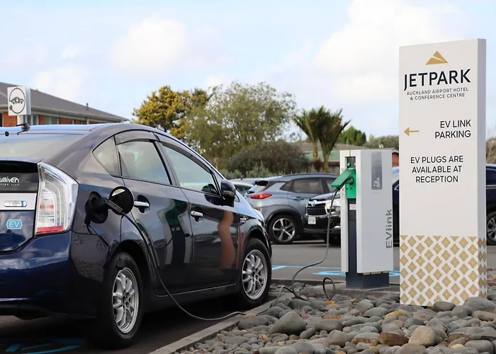 JetPark Auckland Airport Hotel