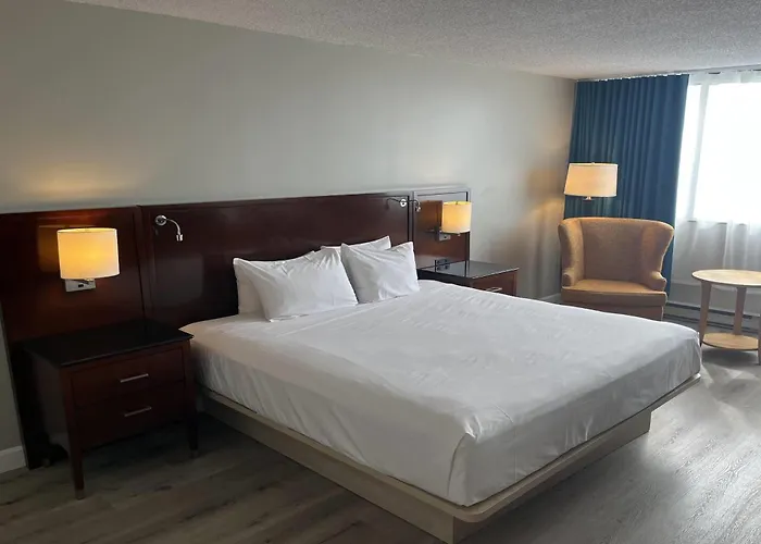 Travelodge By Wyndham Quebec City Hotel & Convention Centre
