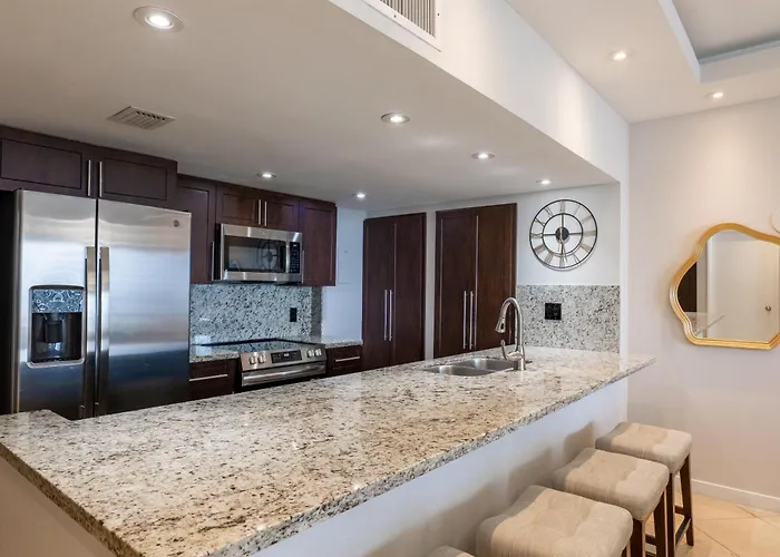 Doubletree By Hilton Grand Hotel Biscayne Bay