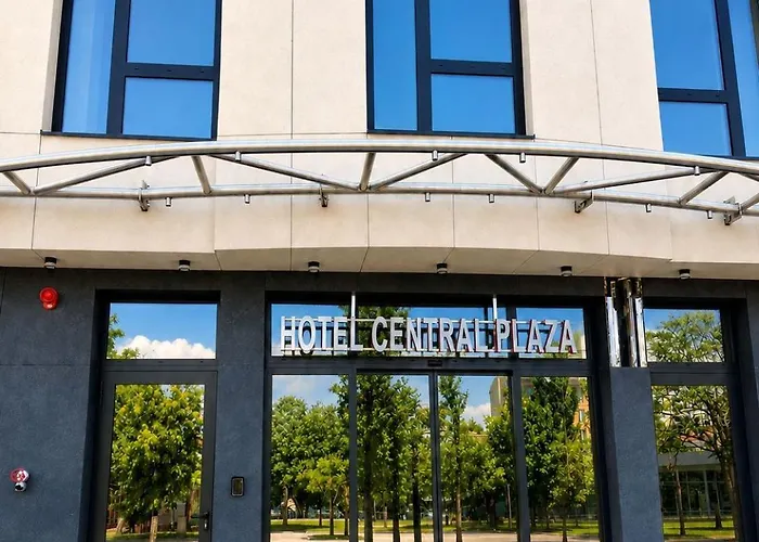 Central Plaza Hotel---Free Parking