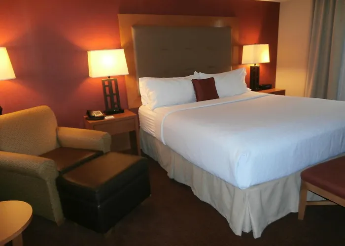 Holiday Inn & Suites Oakland - Airport By Ihg