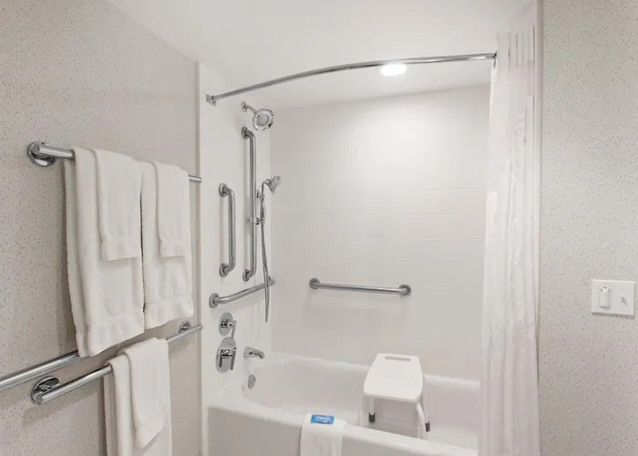 Holiday Inn Express West Los Angeles By Ihg