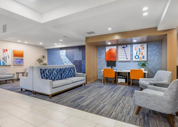 Holiday Inn Express Hotel & Suites Lake Elsinore By Ihg