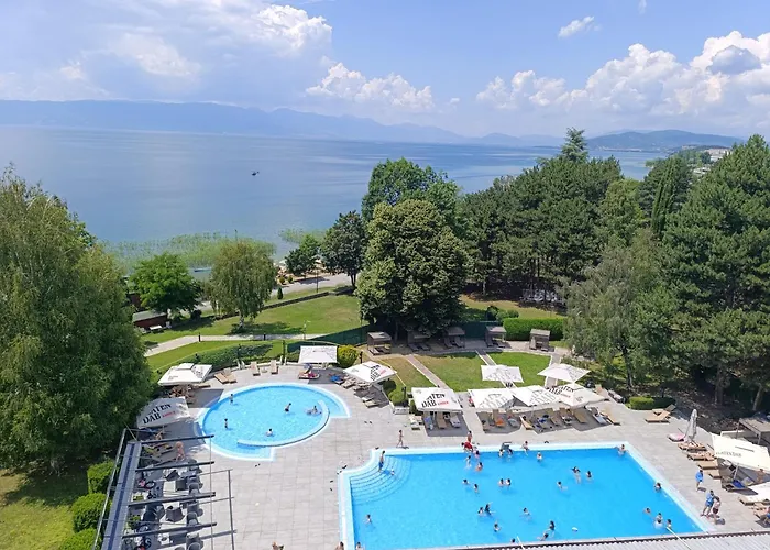 Hotel Bellevue - Metropol Lake Resort Lagadin
