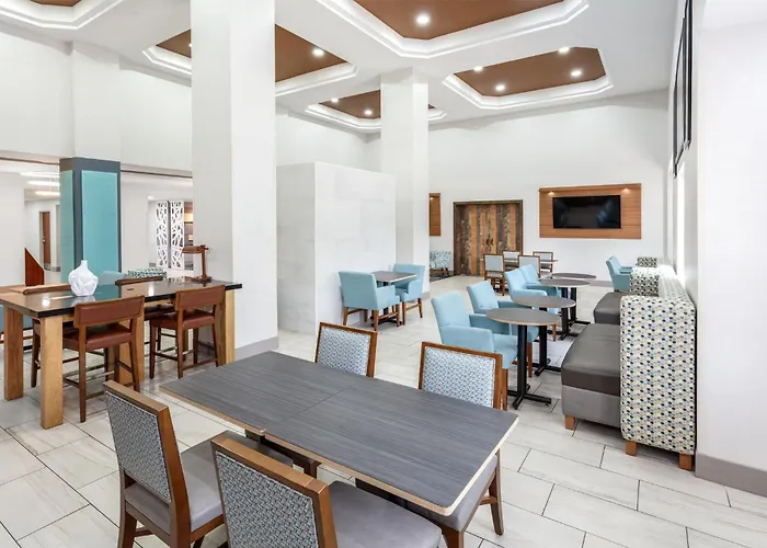 Holiday Inn Express & Suites Williamsburg By Ihg