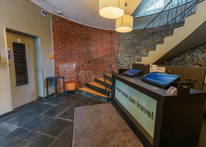 A&O Koeln Dom Hotel