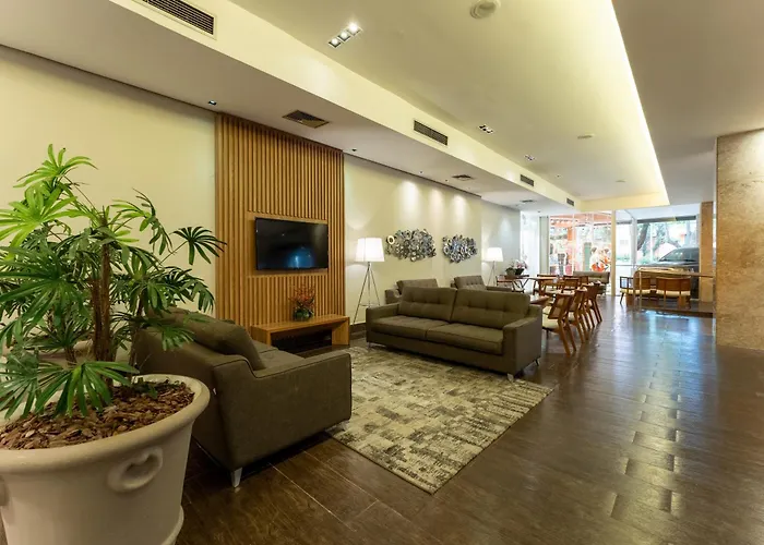 Hotel Deville Business Maringá