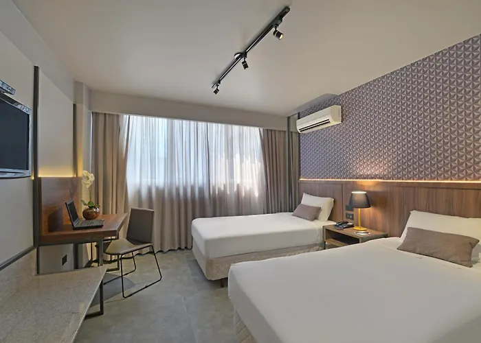 Hotel Deville Prime Maringa
