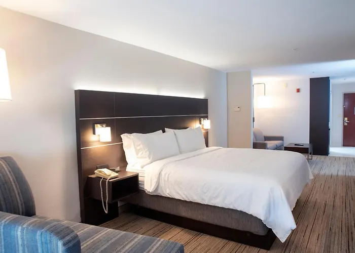 Holiday Inn Express Hotel & Suites Chester By Ihg