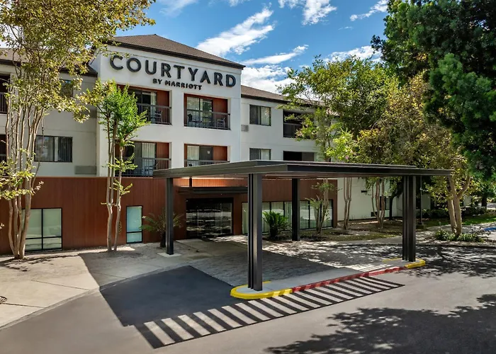 Courtyard By Marriott Stockton