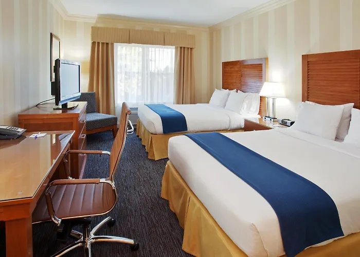 Holiday Inn Express Hotel & Suites Santa Cruz By Ihg