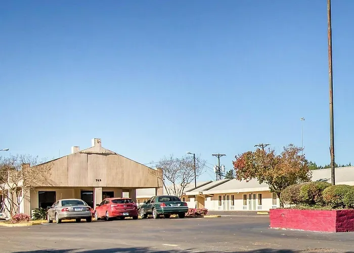 Rodeway Inn & Suites Brookhaven