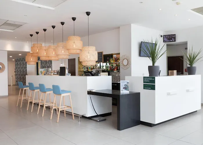 Holiday Inn - Marseille Airport By Ihg