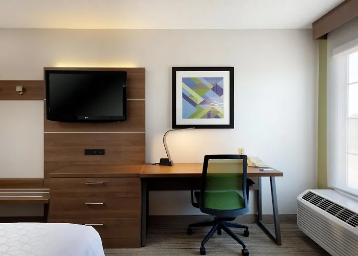 Holiday Inn Express & Suites Milton East I-10 By Ihg
