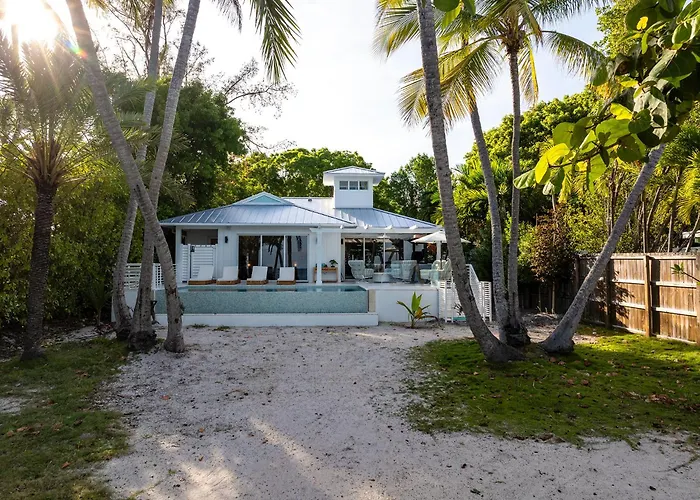 Pines & Palms Resort