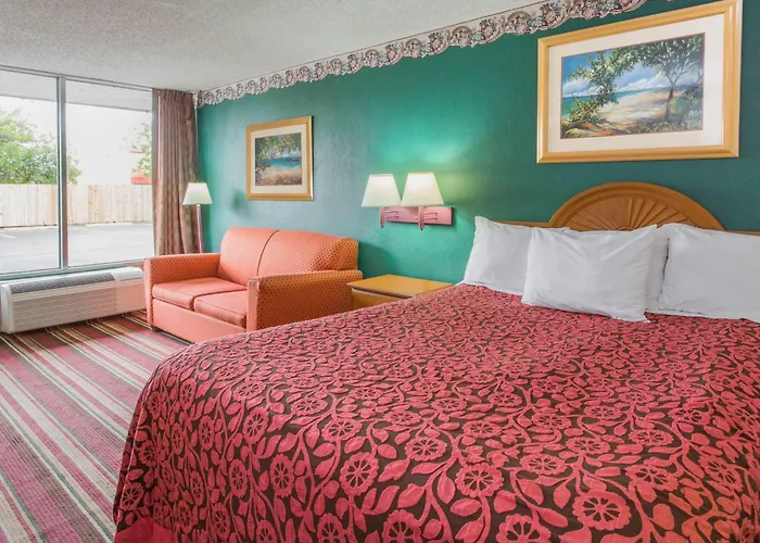 Days Inn By Wyndham Fort Myers