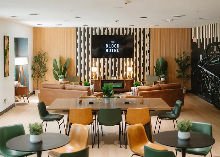 The Block Hotel Bentonville