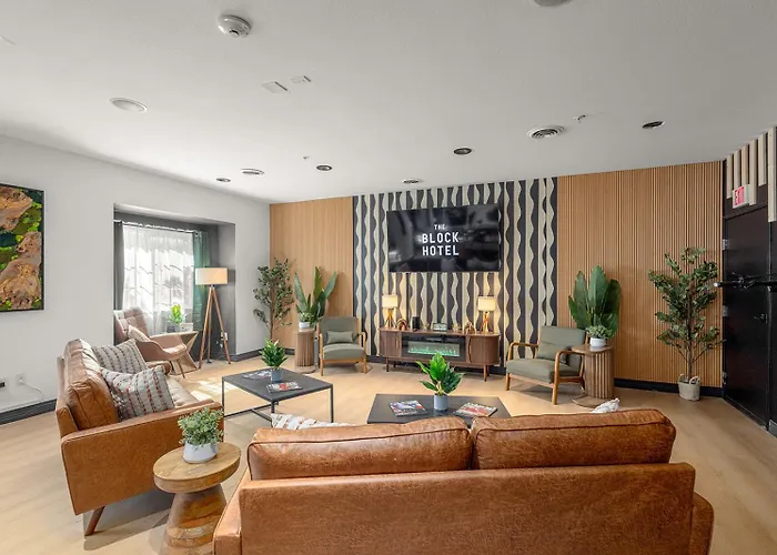 The Block Hotel Bentonville