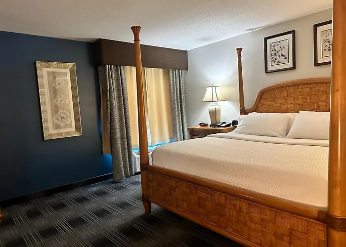 Holiday Inn Express & Suites Meriden By Ihg