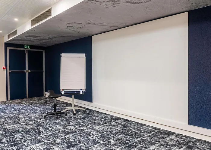 Hotel ibis Lyon Est Bron