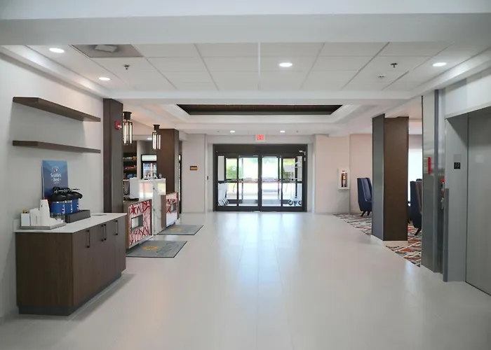 La Quinta Inn & Suites By Wyndham Auburn - University Area