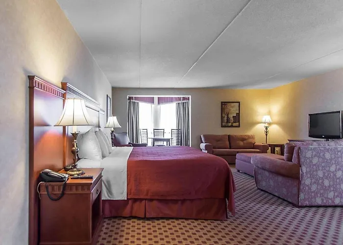 Quality Inn & Suites Bay Front