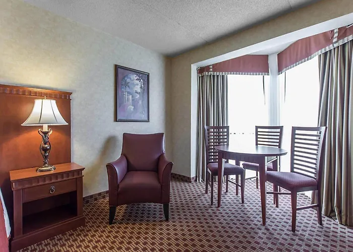 Quality Inn & Suites Bay Front