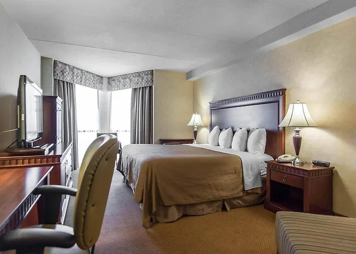 Quality Inn & Suites Bay Front