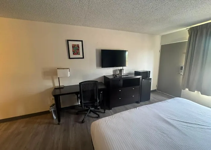 Express Inn & Suites Greensville Tx