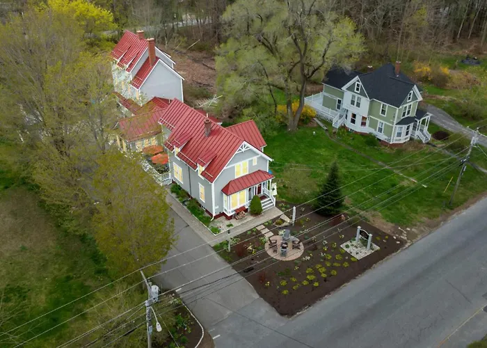 James Place Inn Bed And Breakfast Freeport