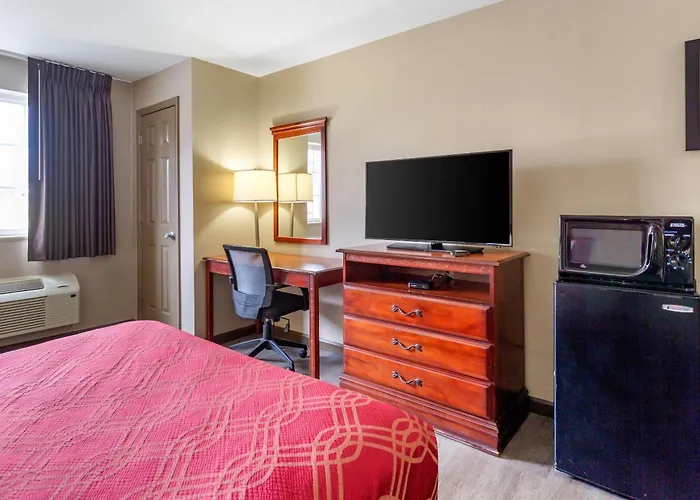 Econo Lodge Inn & Suites Dickson