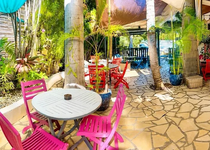 Hotel Ylang-Ylang - A Partir De 16 Ans