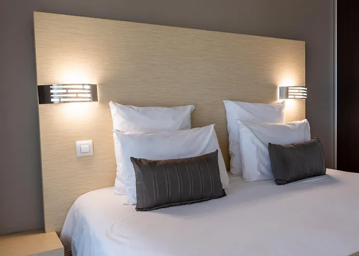 Hotel Du Centre Appart Hotel Business Avec Parking Gratuit A Noumea