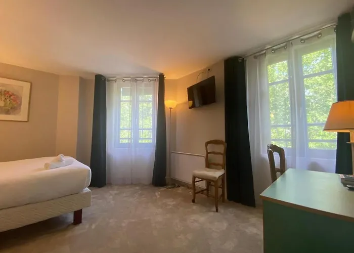 Hotel Paris Vesinet -Ex Auberge Des 3 Marches