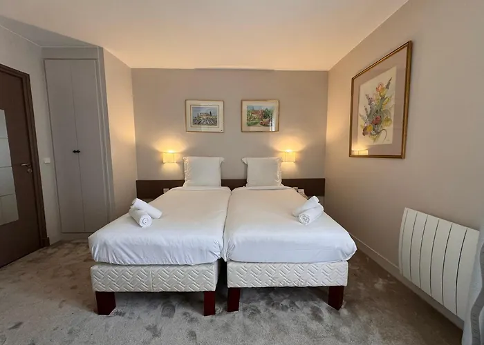 Hotel Paris Vesinet -Ex Auberge Des 3 Marches