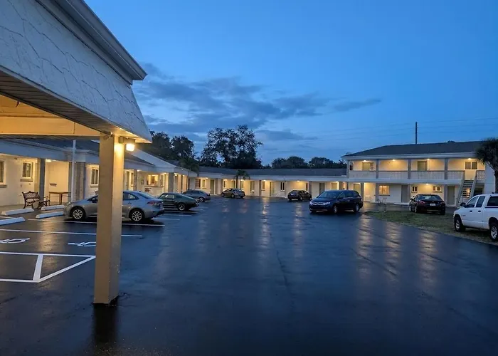 Travelers Inn - Clearwater