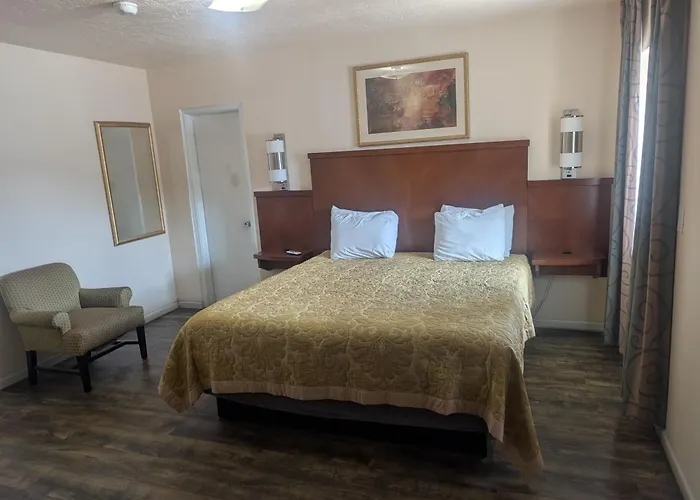 Travelers Inn - Clearwater