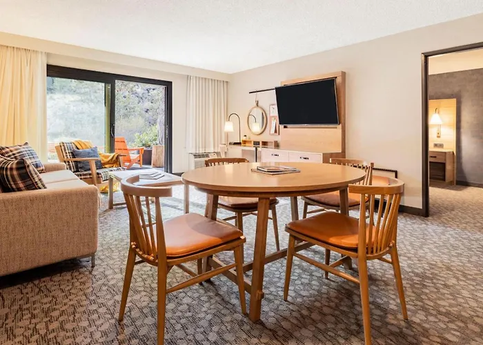 Riverhouse Lodge